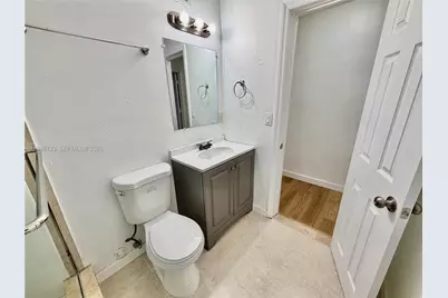 2036 NW 28th St, Oakland Park, FL 33311 - Photo 18