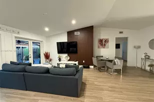 1040 NW 127th Pl, Miami, FL 33182 - Photo 4