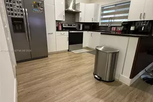 1040 NW 127th Pl, Miami, FL 33182 - Photo 6