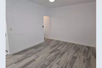 215 30 St #5, Miami Beach, FL 33140 - Photo 8