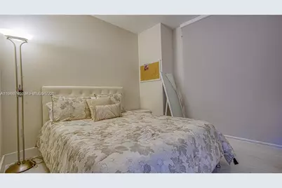 16385 Biscayne Blvd #1415, North Miami Beach, FL 33160 - Photo 12
