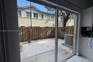 8245 NW 108th Ave, Doral, FL 33178 - Photo 16