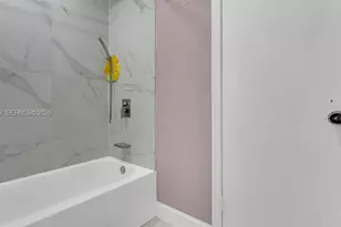 6 Spinning Wheel Ln, Tamarac, FL 33319 - Photo 32