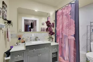 6 Spinning Wheel Ln, Tamarac, FL 33319 - Photo 24