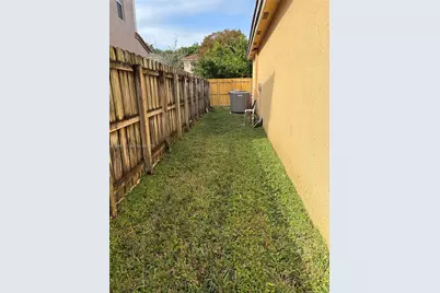 2103 NE 38th Rd, Homestead, FL 33033 - Photo 16