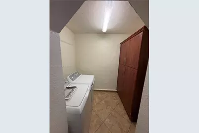 6090 W 5th Ln, Hialeah, FL 33012 - Photo 10