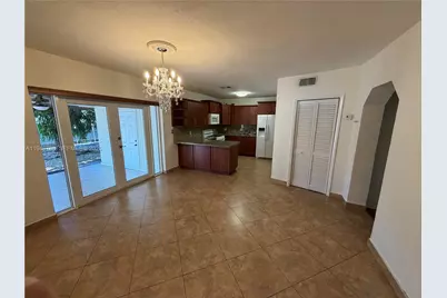 6090 W 5th Ln, Hialeah, FL 33012 - Photo 8