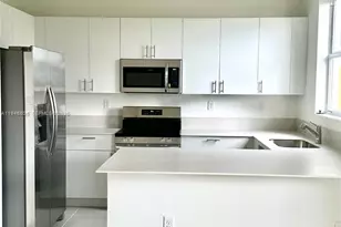 2713 SE 26th Rd, Homestead, FL 33035 - Photo 4