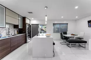 17864 SW 141st Ct, Miami, FL 33177 - Photo 2