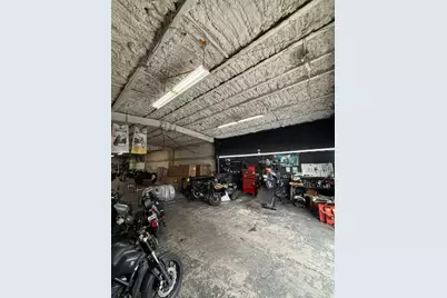 9355 NW South River Dr, Medley, FL 33166 - Photo 4