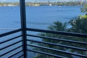 1075 NE Miami Gardens Dr, Miami, FL 33179 - Photo 16