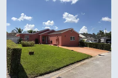 2421 SW 84th Ter, Miramar, FL 33025 - Photo 2