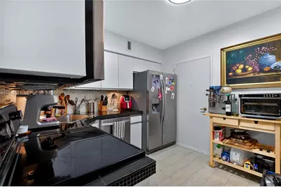 5700 Collins Ave #15A, Miami Beach, FL 33140 - Photo 8