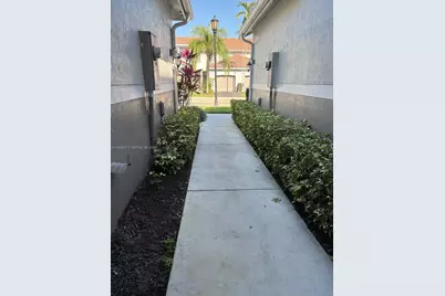3705 San Simeon Cir #3705, Weston, FL 33331 - Photo 2