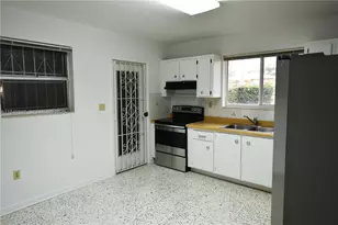 1532 SW 23rd St, Miami, FL 33145 - Photo 4