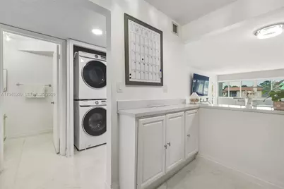 140 Lakeview Dr #203, Weston, FL 33326 - Photo 12