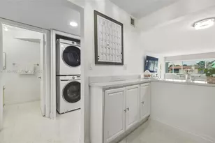 140 Lakeview Dr, Weston, FL 33326 - Photo 12