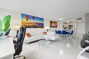 140 Lakeview Dr, Weston, FL 33326 - Photo 2