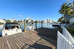 6881 Bay Dr, Miami Beach, FL 33141 - Photo 4