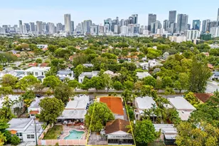 426 SW 26th Rd, Miami, FL 33129 - Photo 4