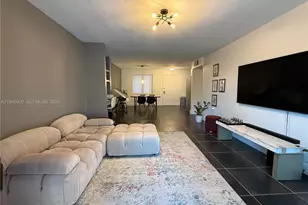 1631 NE 114th St, Miami, FL 33181 - Photo 4