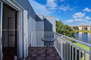 9373 Fontainebleau Blvd, Miami, FL 33172 - Photo 22