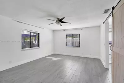 8105 SW 19th St, North Lauderdale, FL 33068 - Photo 12