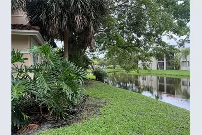 549 Racquet Club Rd #32, Weston, FL 33326 - Photo 4