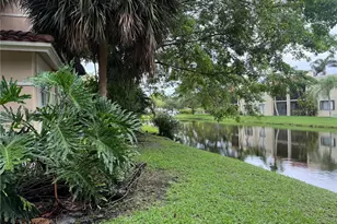 549 Racquet Club Rd, Weston, FL 33326 - Photo 4