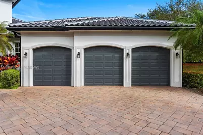 12401 N Stonebrook Cir, Davie, FL 33330 - Photo 4