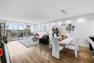 2661 S Course Dr, Pompano Beach, FL 33069 - Photo 8