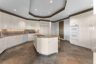 5225 Collins Ave #PH8, Miami Beach, FL 33140 - Photo 10