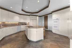 5225 Collins Ave, Miami Beach, FL 33140 - Photo 10