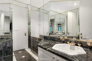 5225 Collins Ave, Miami Beach, FL 33140 - Photo 36