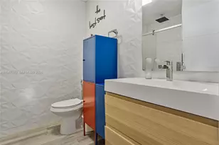 9725 NW 28th Terrace, Doral, FL 33172 - Photo 32