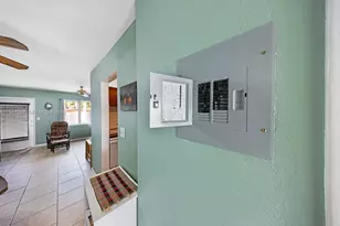 15610 NE 6th Ave, Miami, FL 33162 - Photo 10