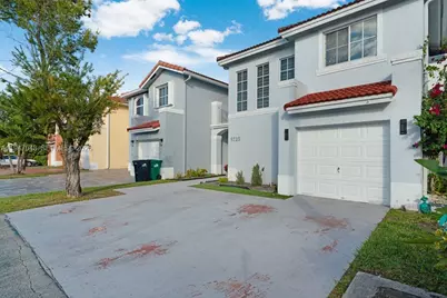8725 SW 158th Pl, Miami, FL 33193 - Photo 2