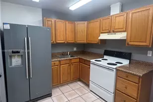 9203 NW 38th Dr, Coral Springs, FL 33065 - Photo 4