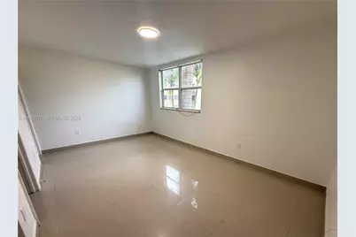 8323 Lake Dr #406, Doral, FL 33166 - Photo 8