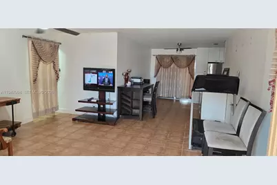 565 NW 54th St, Boca Raton, FL 33487 - Photo 2