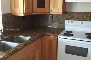 10303 NW 9th St Cir, Miami, FL 33172 - Photo 2