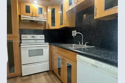 1000 West Ave #709, Miami Beach, FL 33139 - Photo 4