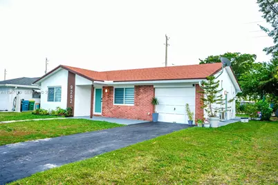 9202 NW 81st Ct, Tamarac, FL 33321 - Photo 24