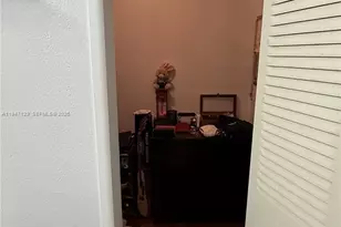 16565 NE 26th Ave, North Miami Beach, FL 33160 - Photo 20