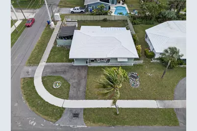 150 SE 5th Ct, Pompano Beach, FL 33060 - Photo 2