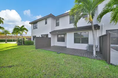 15481 NW 91st Ct, Miami Lakes, FL 33018 - Photo 18
