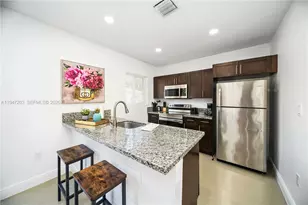1250 NE 110th St, Miami, FL 33161 - Photo 14