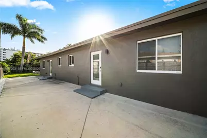 1250 NE 110th St, Miami, FL 33161 - Photo 10