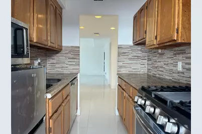 8420 Byron Ave #4, Miami Beach, FL 33141 - Photo 24