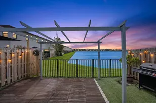 544 NE 206th Ln, Miami, FL 33179 - Photo 2